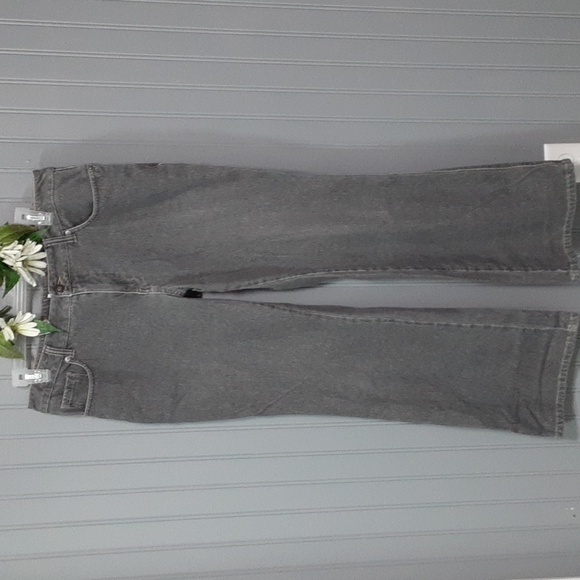 Coldwater Creek Grey Jeans - Picture 3 of 11